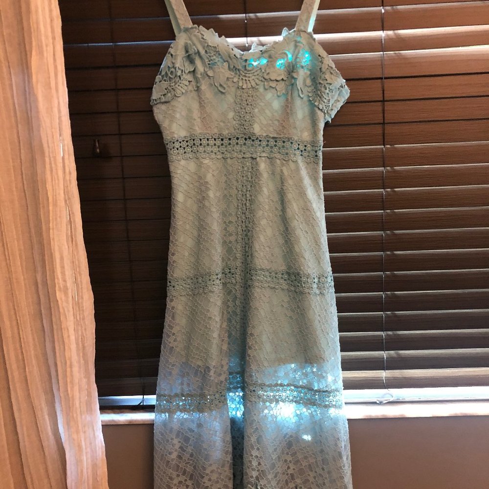 Foxiedox Angelisa lace midi dress